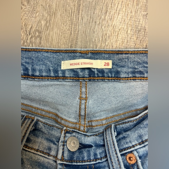 Levi’s Wedgie Straight Stretch Jean Size 28 - Picture 9 of 13